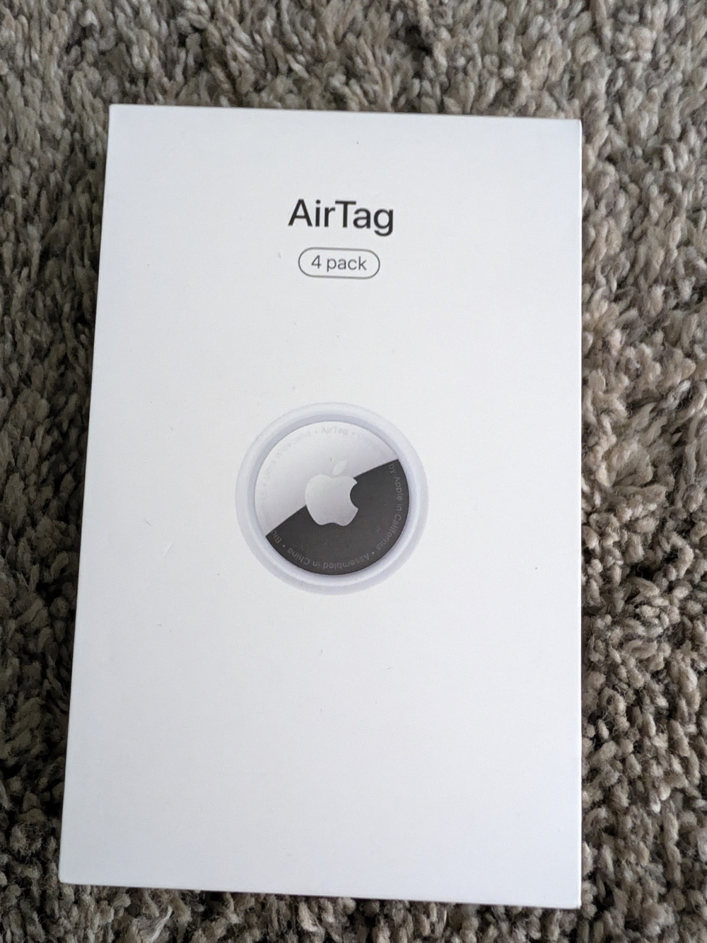 New Apple Airtags 4-piece And Silicone AirTag Keyring Set